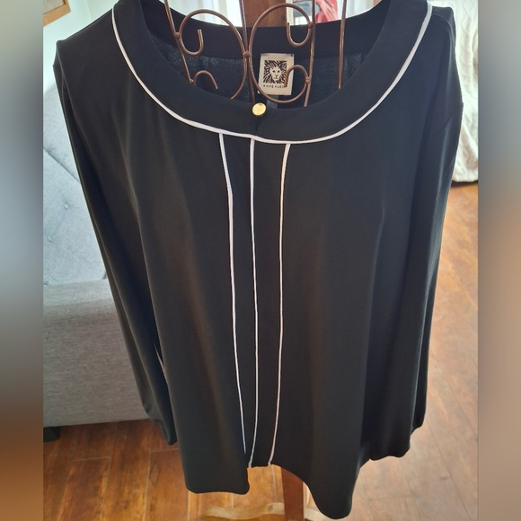 Anne Klein Tops - Anne Klein Black Blouse with White Piping